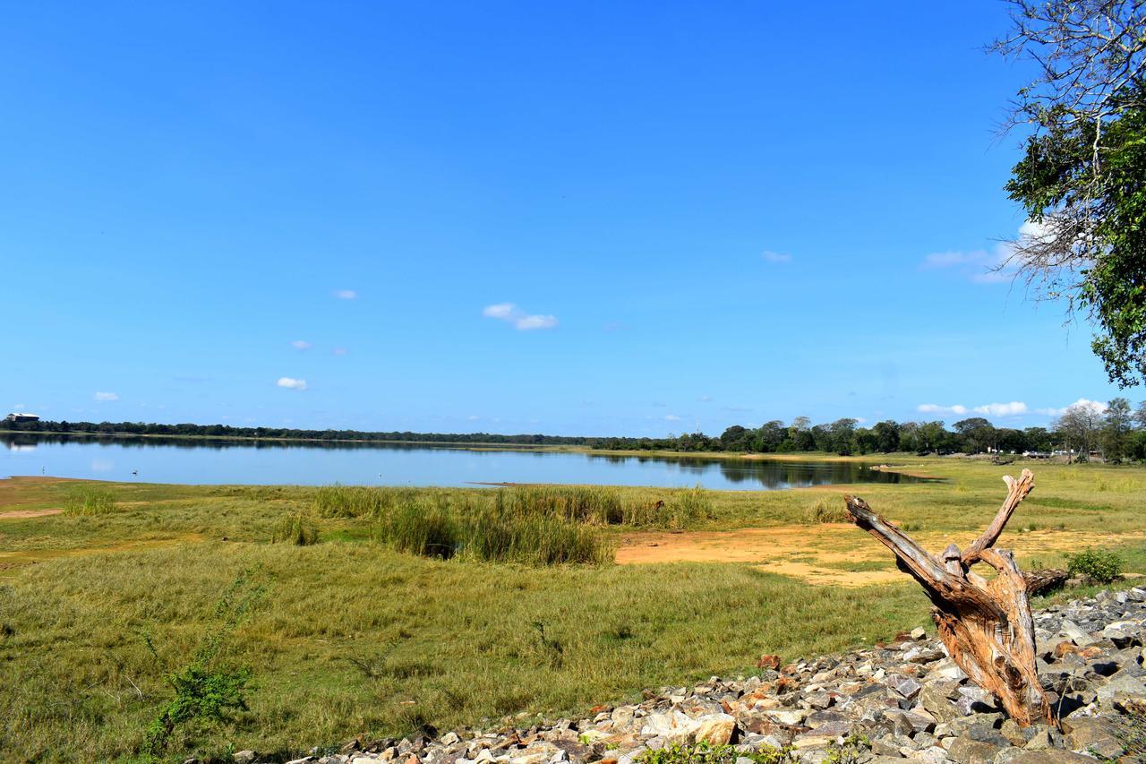 Yoho New Boa Vista Hotel Anuradhapura Exterior photo